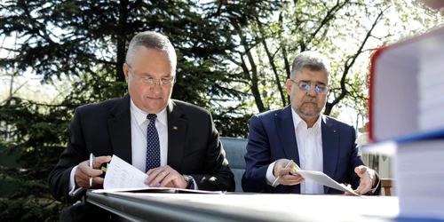 Liderii PSD si PNL depun semnaturile pentru alegerile europarlamentare la sediul BEC, in Bucuresti, 5 aprilie 2024 Foto Inquam Photos Octav Ganea (4) jpg