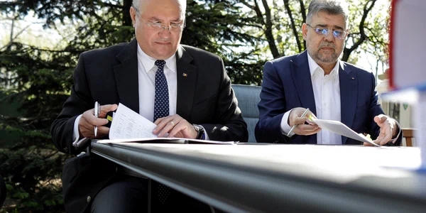 Liderii PSD si PNL depun semnaturile pentru alegerile europarlamentare la sediul BEC, in Bucuresti, 5 aprilie 2024  Foto Inquam Photos  Octav Ganea (4) jpg