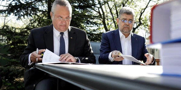 Liderii PSD si PNL depun semnaturile pentru alegerile europarlamentare la sediul BEC, in Bucuresti, 5 aprilie 2024  Foto Inquam Photos  Octav Ganea (4) jpg