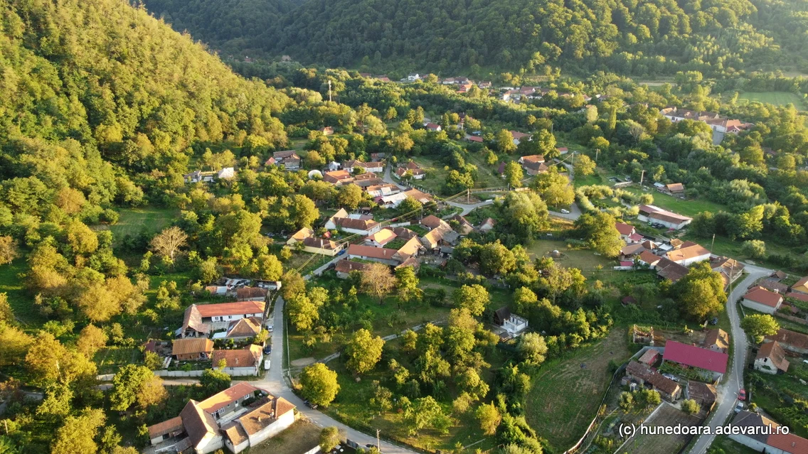 Valea Sibișelului din Huneoara  Foto Daniel Guță  ADEVĂRUL (14) JPG