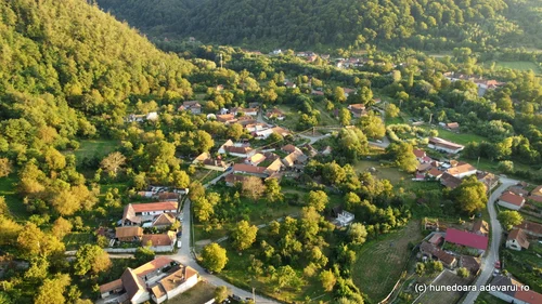 Valea Sibișelului din Huneoara  Foto Daniel Guță  ADEVĂRUL (14) JPG