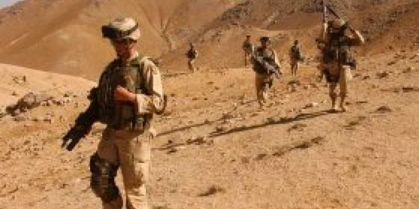 Miliband apără prezenţa forţelor britanice în Afganistan