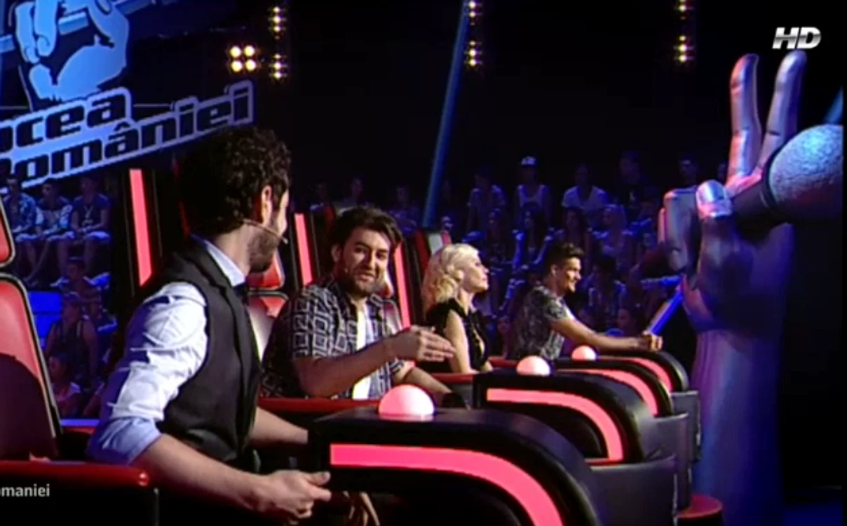 
    Vocea României 2015: Tudor Chirilă a fost complet cucerit de vocea Lariseifoto: captură Pro TV  