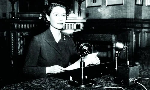 Discursul Reginei  Mesajele de Crăciun ale monarhilor britanici: între tradiţii şi adaptarea la prezent jpeg