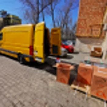 Dubiţă cu materiale sanitare anti coronavirus - acţiune umanitare a firmelor de construcţii din Constanţa Sursa Lucian Aiftincăi