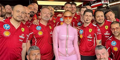 jennifer lopez ferrari jpg