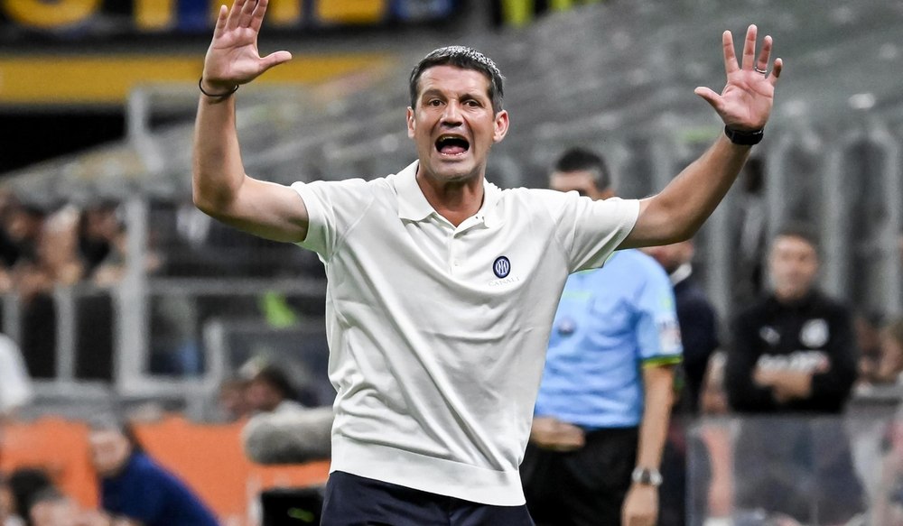 Salutul special folosit de fanii lui Chivu după victoria cu AS Roma. Românul cucerește Italia pe etapă ce trece