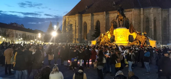 Sute de persoane şi-au arătat solidaritatea faţă de ucraineni. FOTO: Lia Valendorfean