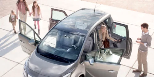 Noua Meriva se distinge prin sistemul de deschidere a uşilor