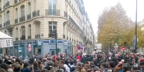 Vot în diaspora. Românii care au votat la Paris au stat 10 ore la coadă Foto Andy Toma