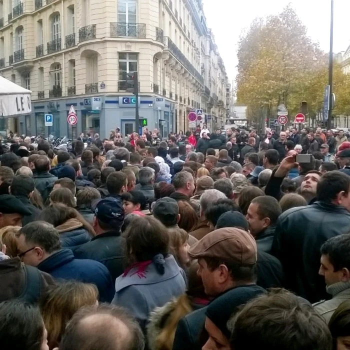 Vot în diaspora. Românii care au votat la Paris au stat 10 ore la coadă  Foto Andy Toma