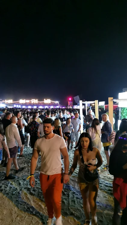
    Nicoleta Nucă s-a distrat la Neversea alături de iubitul musculosFoto: Mihai Ionescu  