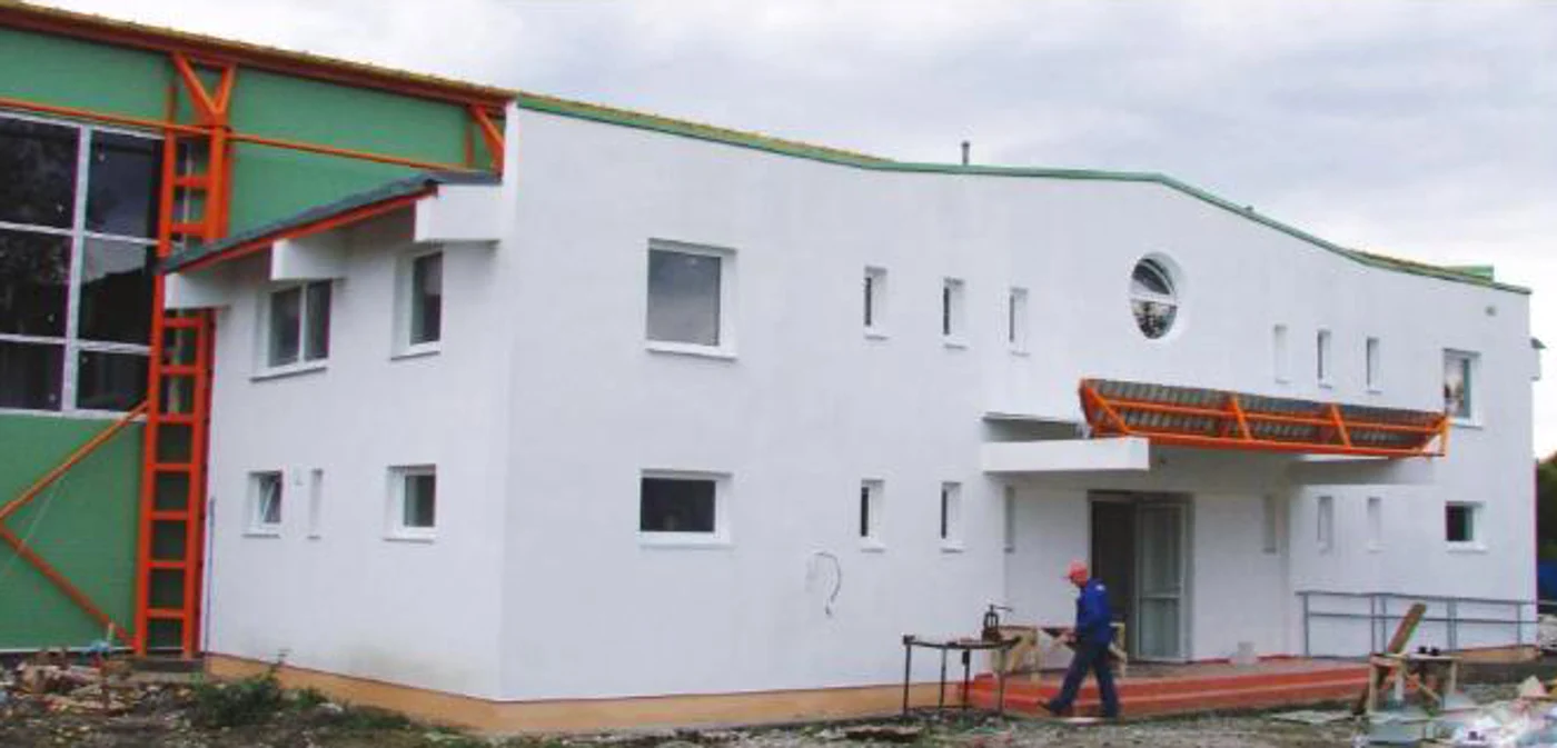Ultimele retuşuri la sala de sport din oraşul Răcari