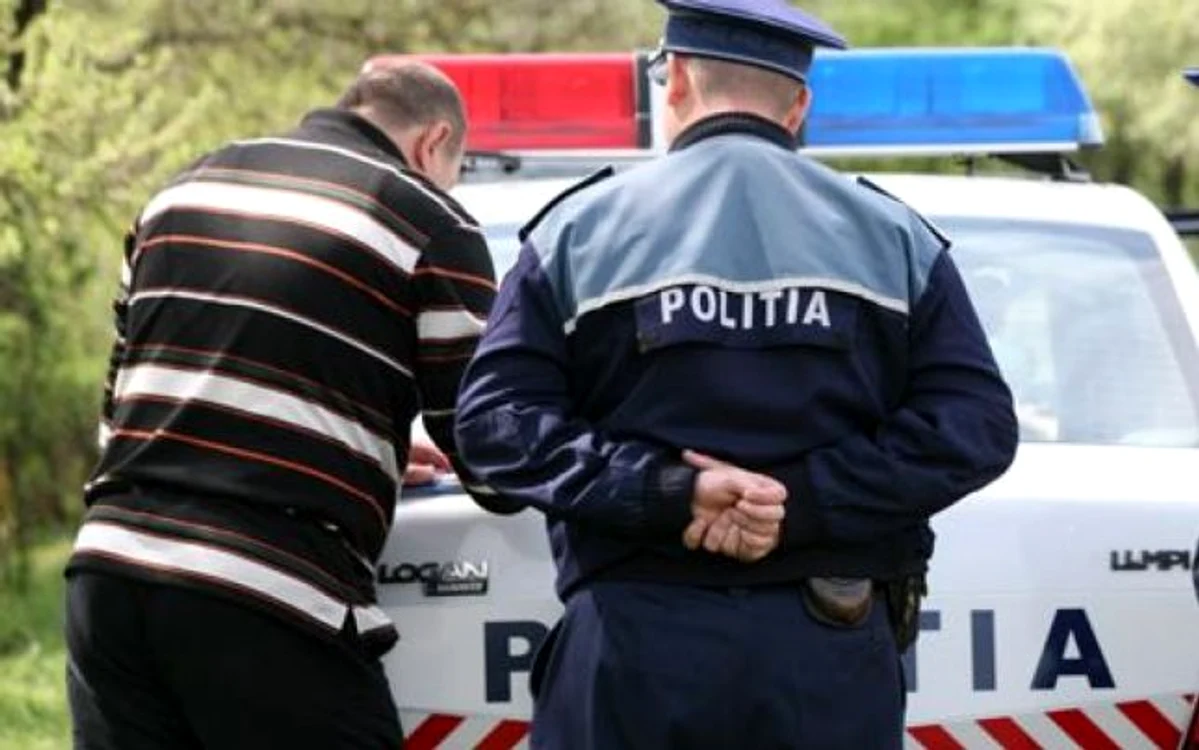 
    Poliţistul a fost depistat după ce a fost căutat în baza de date  