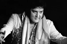 Calendar 16 august: 1977 A murit cântărețul Elvis Presley, „Regele Rock 'n' Roll ului” jpeg