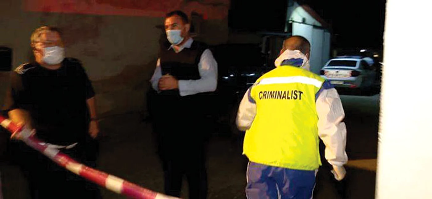 Cadavrul femeii a fost  descoperit de un trecător  la ora 2 noaptea