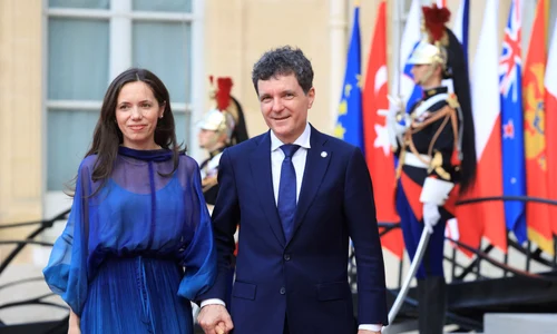 Nicușor Dan și Mirabela Grădinaru sosesc la un dineu la Palatul Prezidențial Élysée FOTO AFP