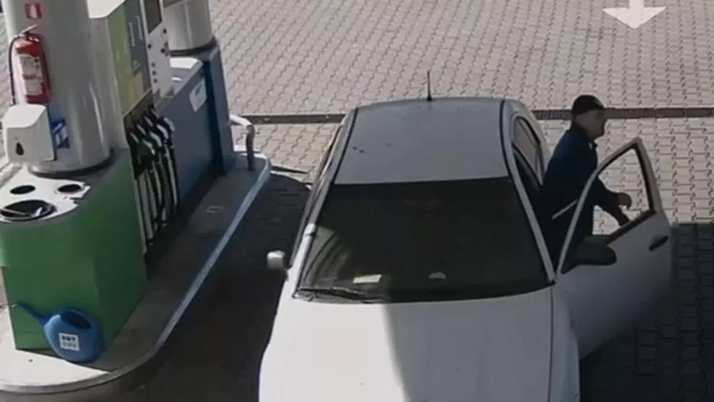 Un bărbat care și-a înscenat moartea pentru a scăpa de mai multe dosare penale a fost prins după 16 ani. Cum a intrat în atenția Poliției