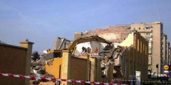 demolare arad