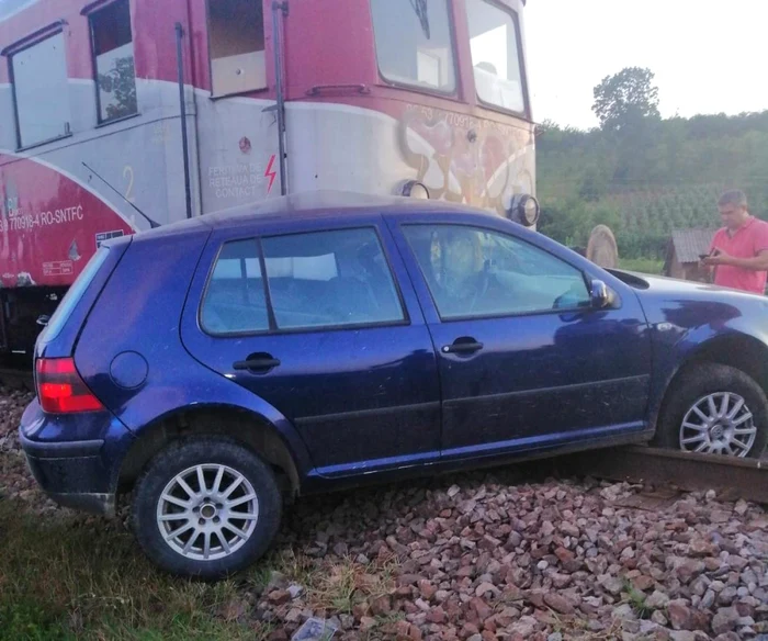Din primele informaţii accidentul s-a soldat cu doi răniţi FOTO. arhiva