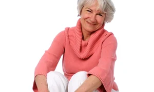 femeie in varsta fericita shutterstock 12289090 jpeg