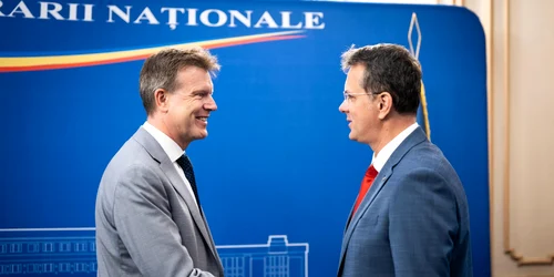 Ionut Mosteanu cu ambasadorul Marii britanii jpg