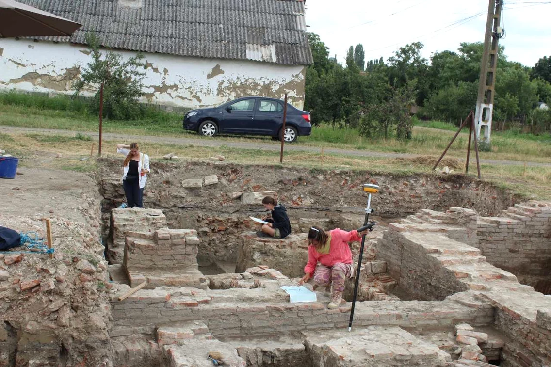 Săpături arheologice la mănăstirea medievală de la Igriș (foto: Muzeul Național al Banatului)