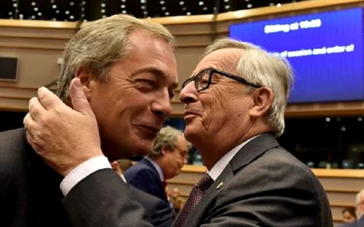 Jean Claude Juncker şi Nigel Farage în Parlamentul European FOTO twitter