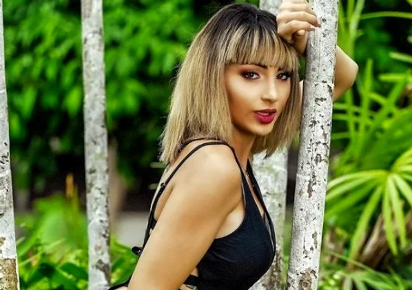 Larisa Iosif, una dintre cele 10 noi ispite de la „Insula Iubirii” Foto: Antena 1