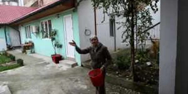 Proprietara clădirii refuză să spună de ce a construit ilegal