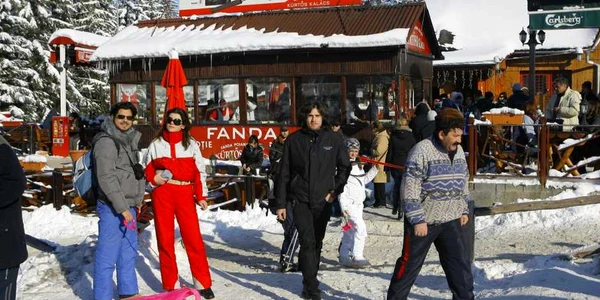 În Poiana Braşov sunt la această oră mii de turişti