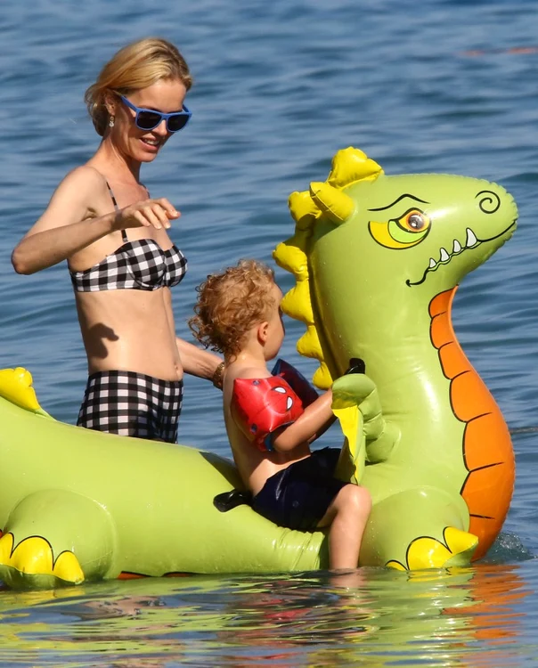 
    Eva Herzigova în Varigotti, Italiafoto: Arhiva personală  