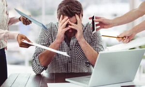 stres barbat angajat burnout  Foto BestJobs jpg