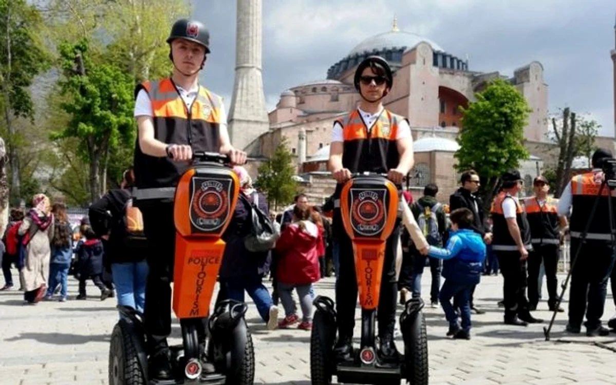 Poliţia Turtistică în Turcia FOTO Dailysabach.com