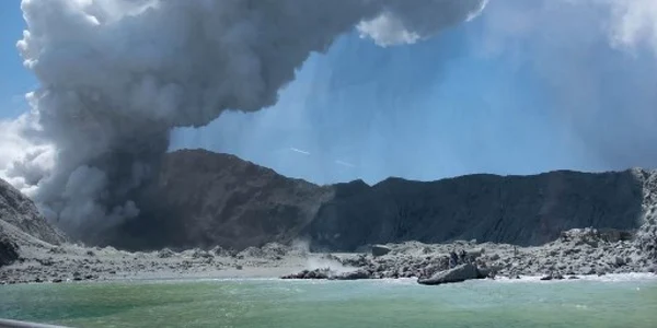 Eruptie vulcan Noua Zeelanda FOTO AFP
