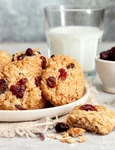 Biscuiti cu ovaz si merisoare  Sursa foto shutterstock 1723499065 jpg
