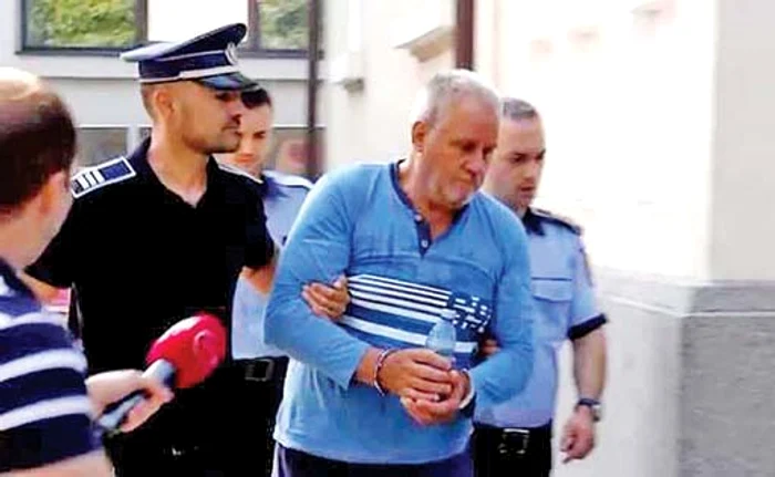 
    Gheorghe Dincă este  încarcerat la Jilava,  dar este dus aproape  zilnic la Caracal  