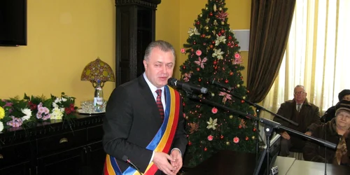 Primarul Cătălin Flutur petrece sărbătorile de iarnă în ţările calde 