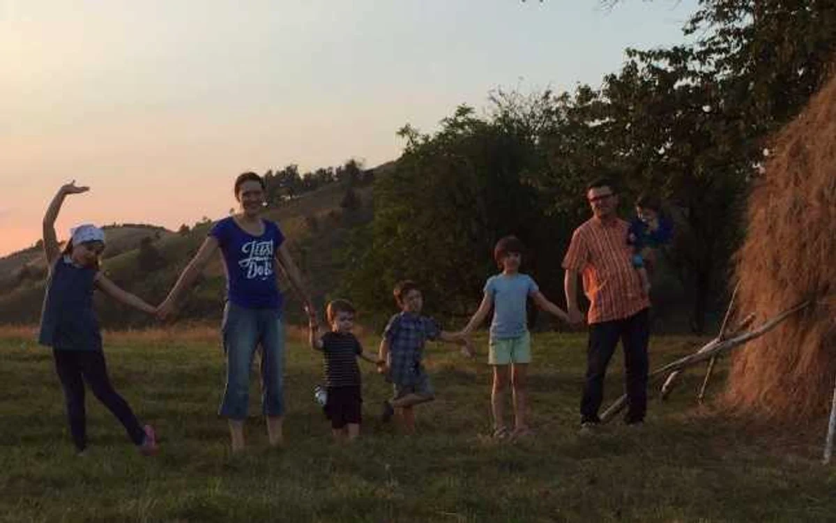 Familia Bodnariu, „happy” pe un deal din România FOTO Facebook/Daniel Bodnariu