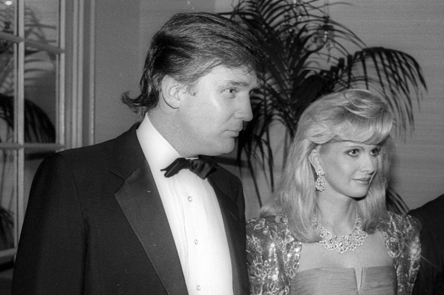 Trump reacționează la acuzația că a agresat-o sexual pe fosta sa soție, Ivana. Controversele apărute după difuzarea filmului cu Sebastian Stan