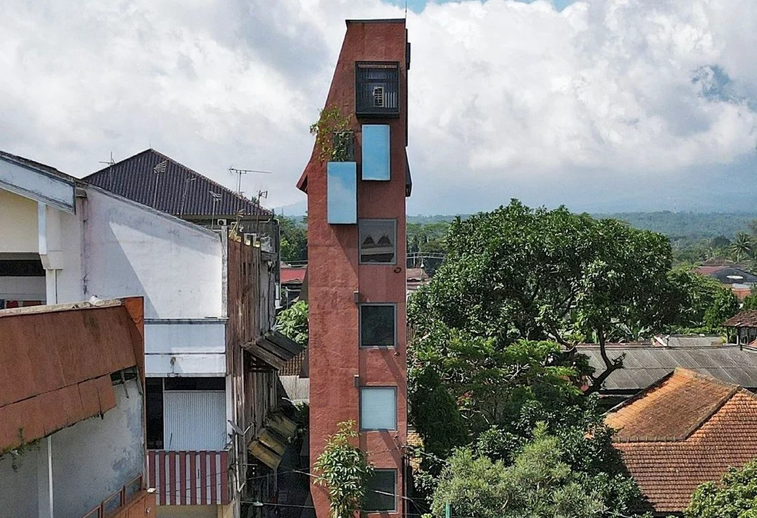 PituRooms, cel mai îngust hotel din lume / Foto: Instagram