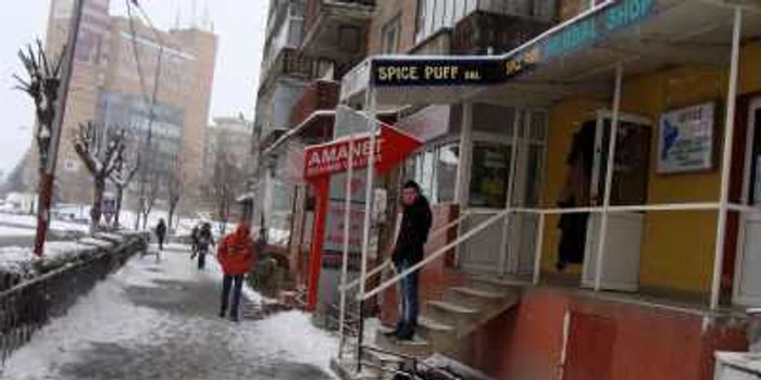 Magazin de droguri uşoare din Râmnicu Vâlcea închis 