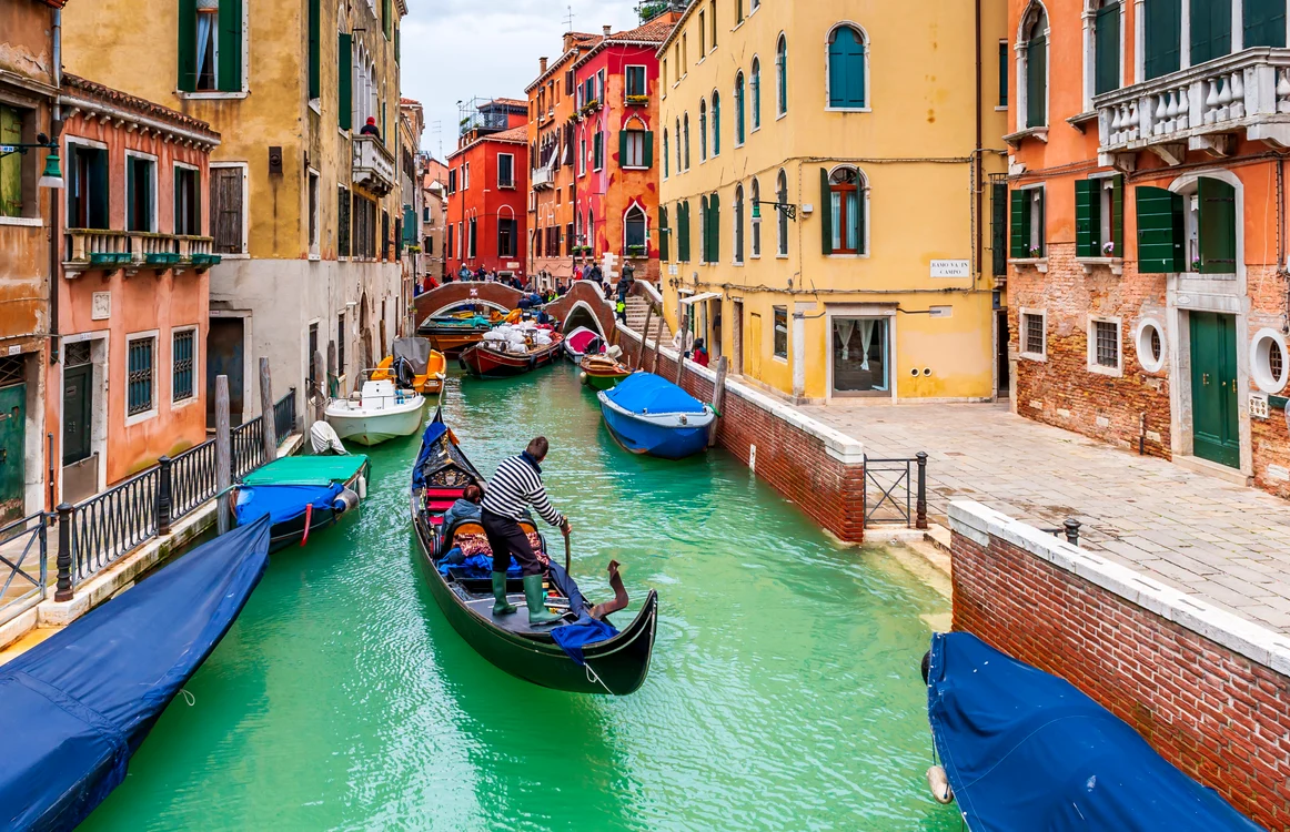 
    Românii care vor să călătorească în Italia trebuie să se autoizoleze 14 zile după intrarea în această țarăfoto: Shutterstock  