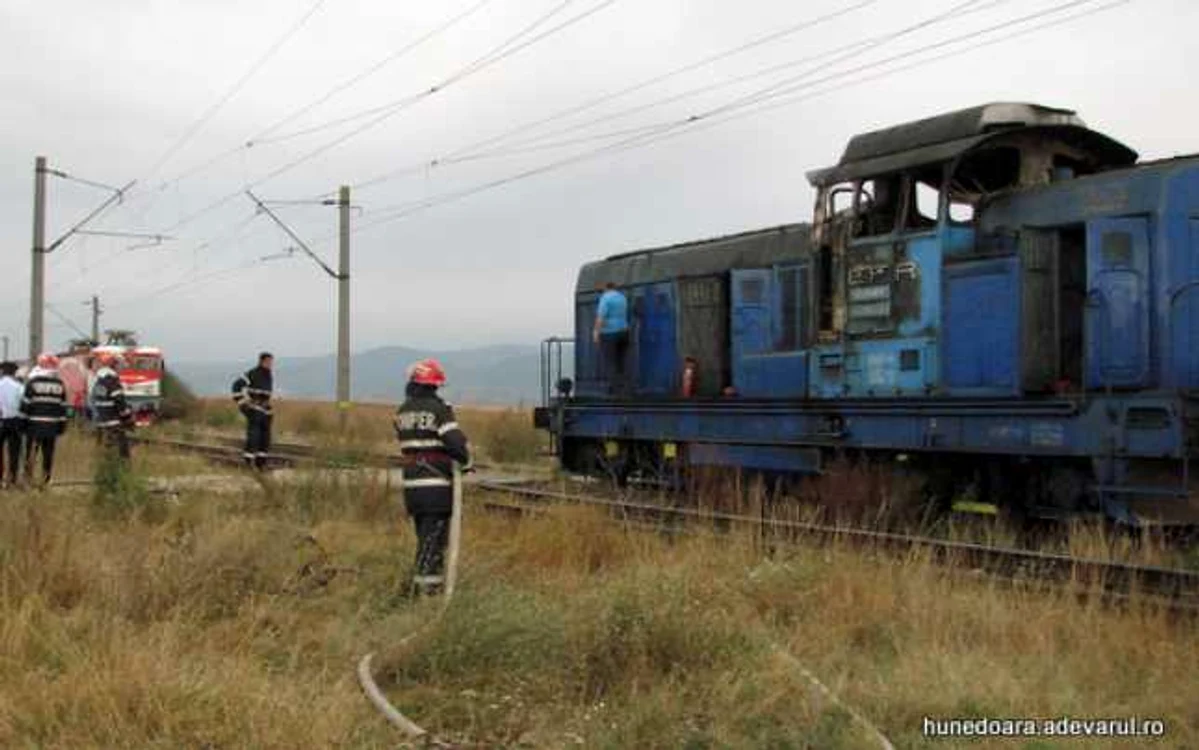 Locomotiva incendiată ar putea anjunge la casat.
