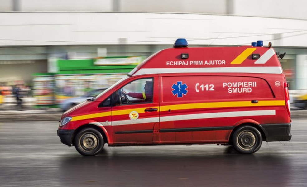O șoferiță de 81 de ani a murit după ce a lovit o autospecială SMURD