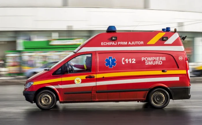 La fața locului au ajuns mai multe ambulanțe Arhivă Adevărul