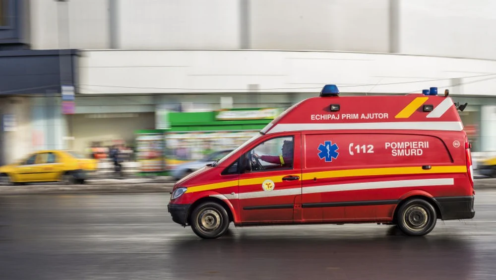 O șoferiță de 81 de ani a murit după ce a lovit o autospecială SMURD