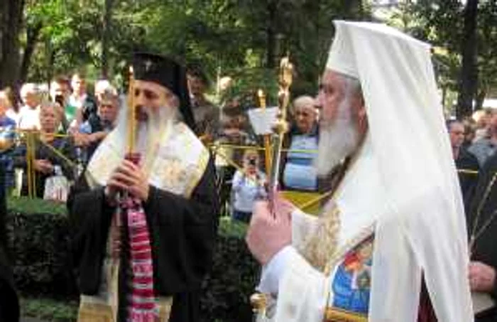 Înmormântarea mitropolitului Nicolae Corneanu FOTO Ştefan Both