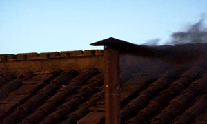 fum negru la vatican FOTO Vatican News