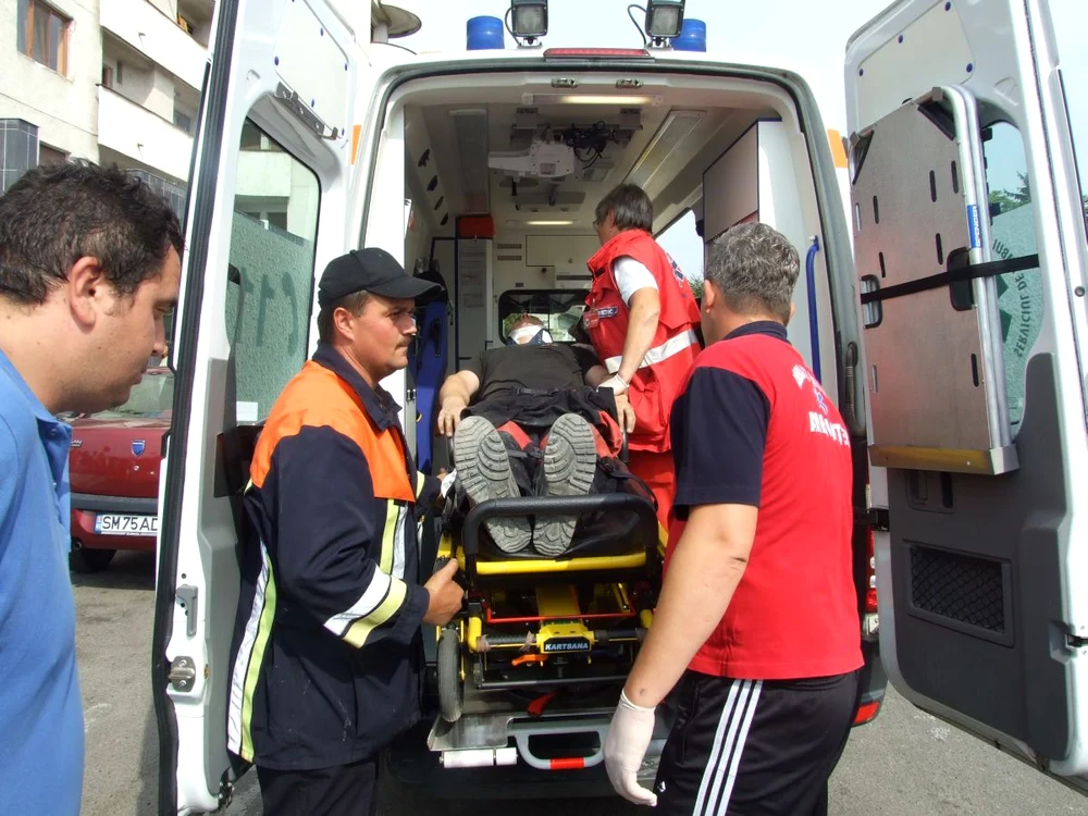 Femeia a fost transferată la spitalul din Baia Mare prin Serviciul de Ambulanţă